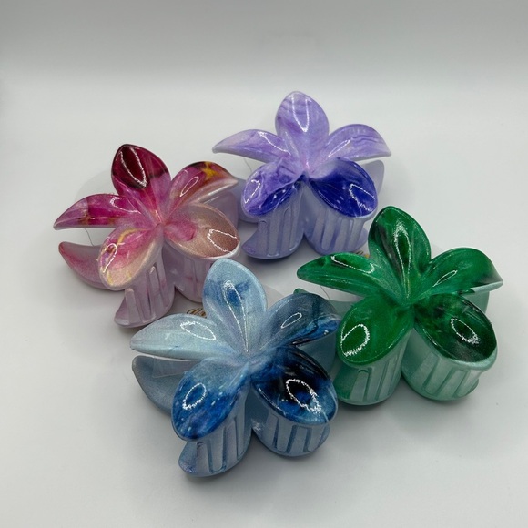 Colorful Flower-Shaped Hair Claws - Picture 3 of 9